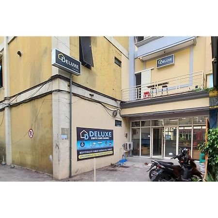 Reddoorz At Deluxe Hotel Near Terminal Purabaya Bungurasih Сидоарджо Екстериор снимка